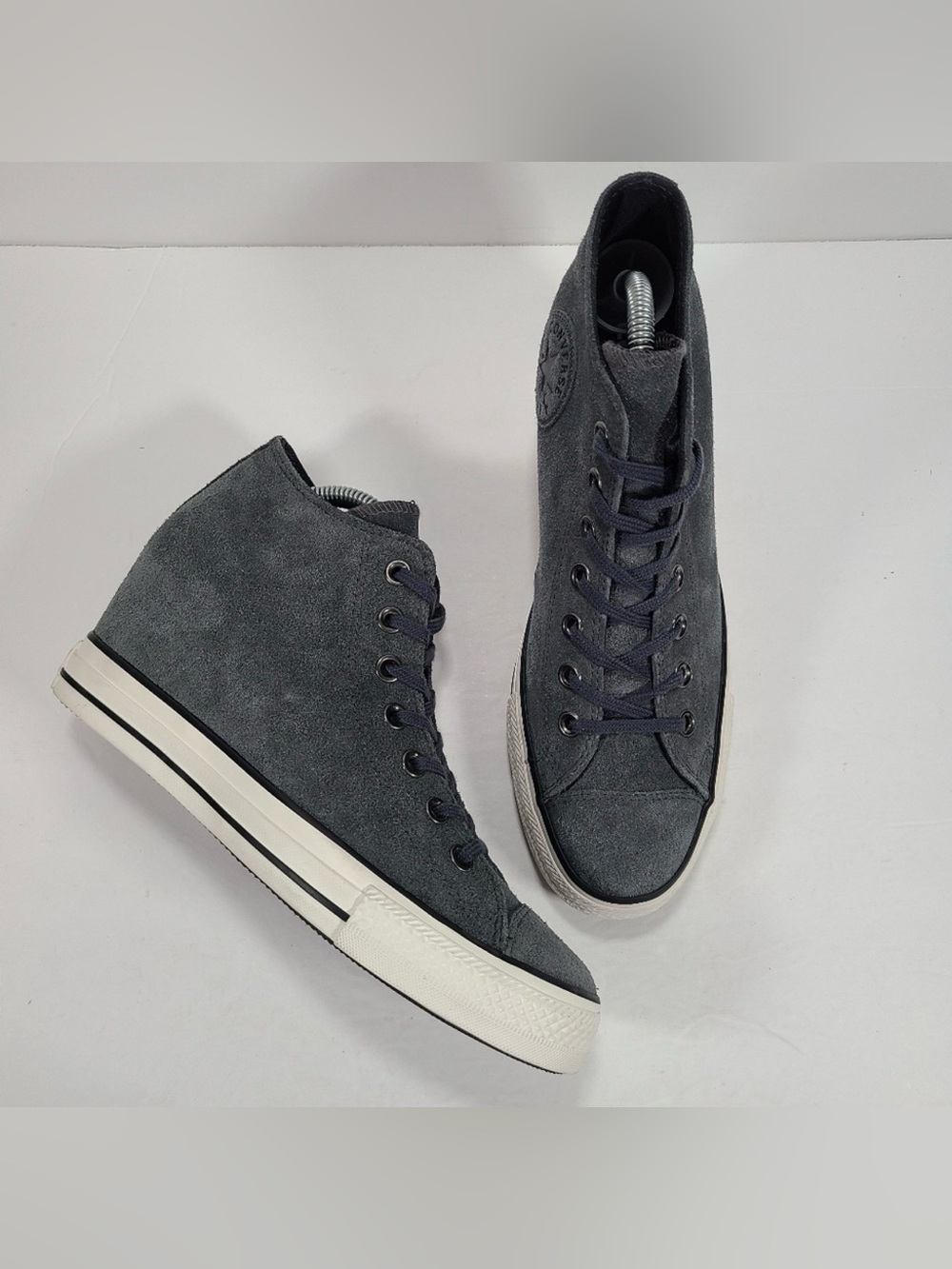 Converse CTAS Charcoal Gray Suede Lux Mid Hidden Wedge Lace Up Sneakers Women 10